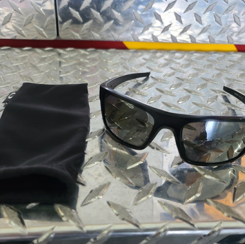 Oakley Drop Point Sunglasses
